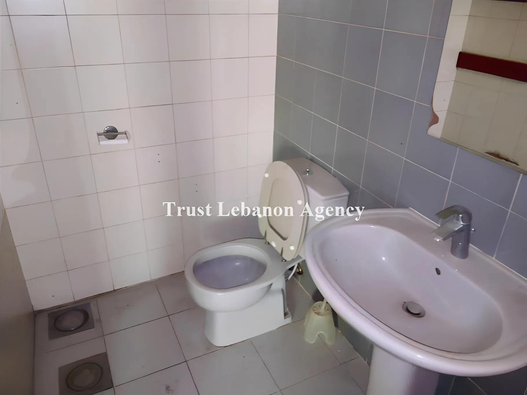 Office for rent in Baabda, Furn Al Chebak