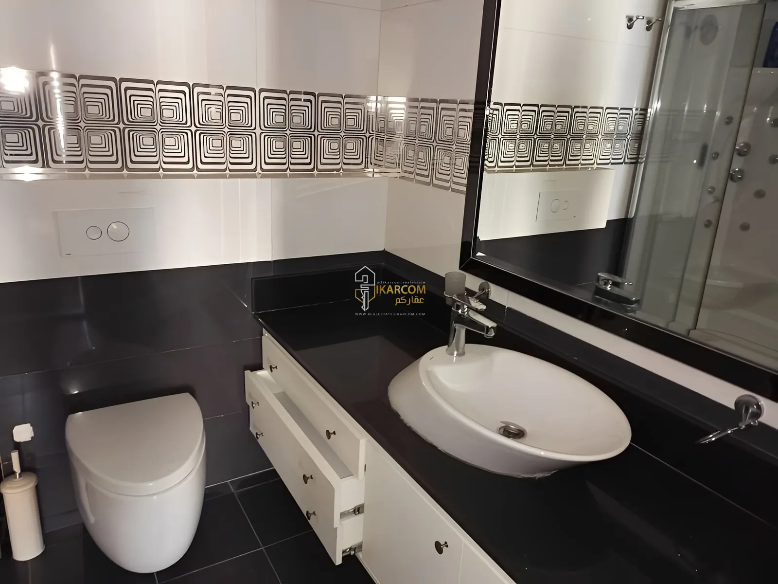 Apartment for Sale in Adma w Dafnah - 3 bed, 4 bath
