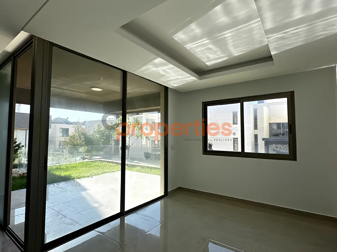 Apartment for Sale in Aamchit - 3 bed, 4 bath