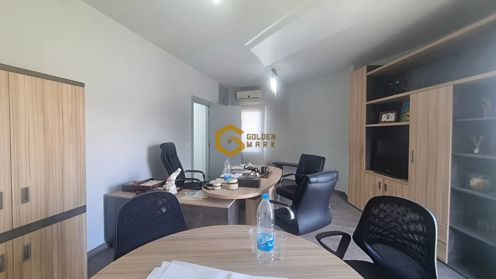 Office for rent in Mazraat Yachoua