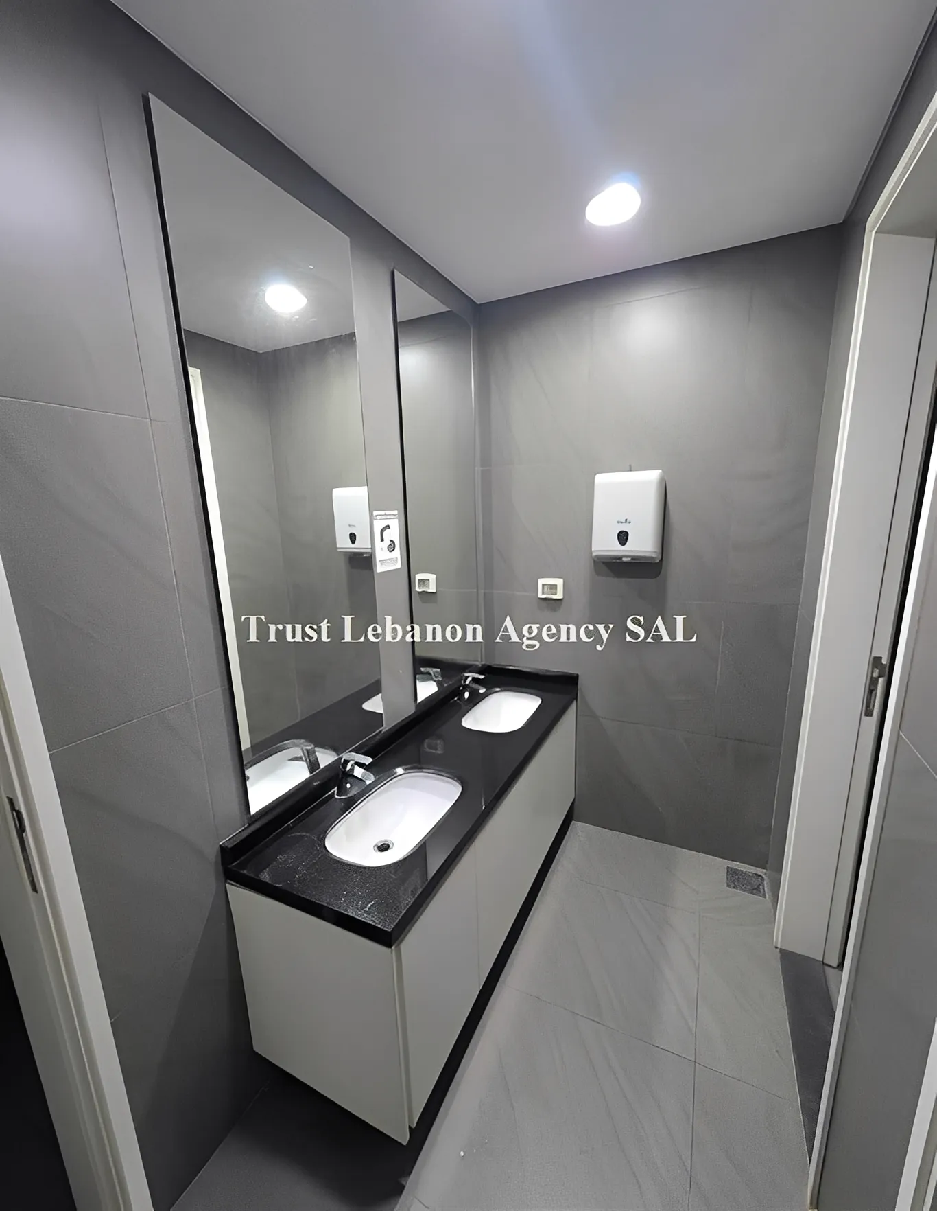 Office for rent in Metn, Horsh Tabet