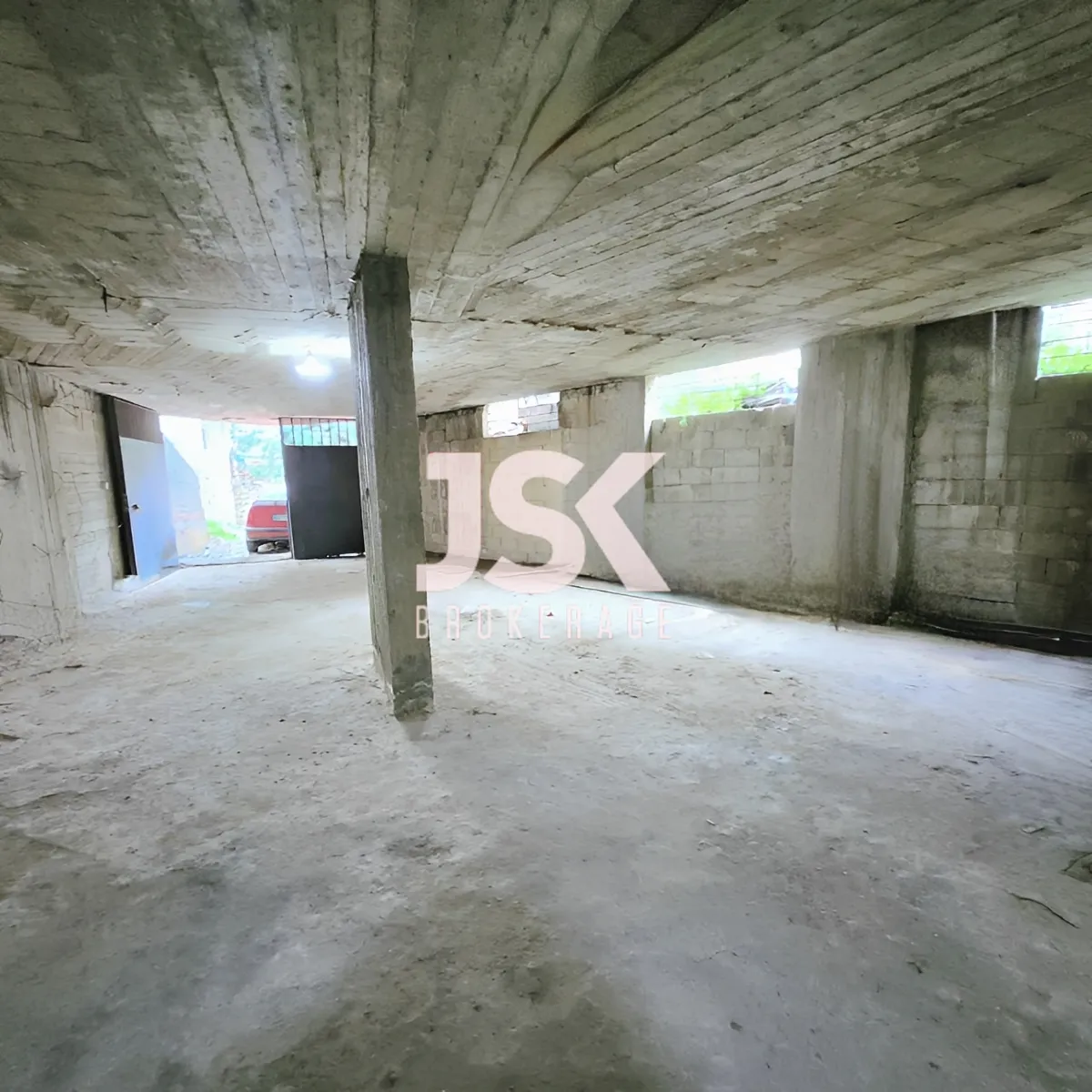 Warehouse for Sale in Mazraat Yachoua