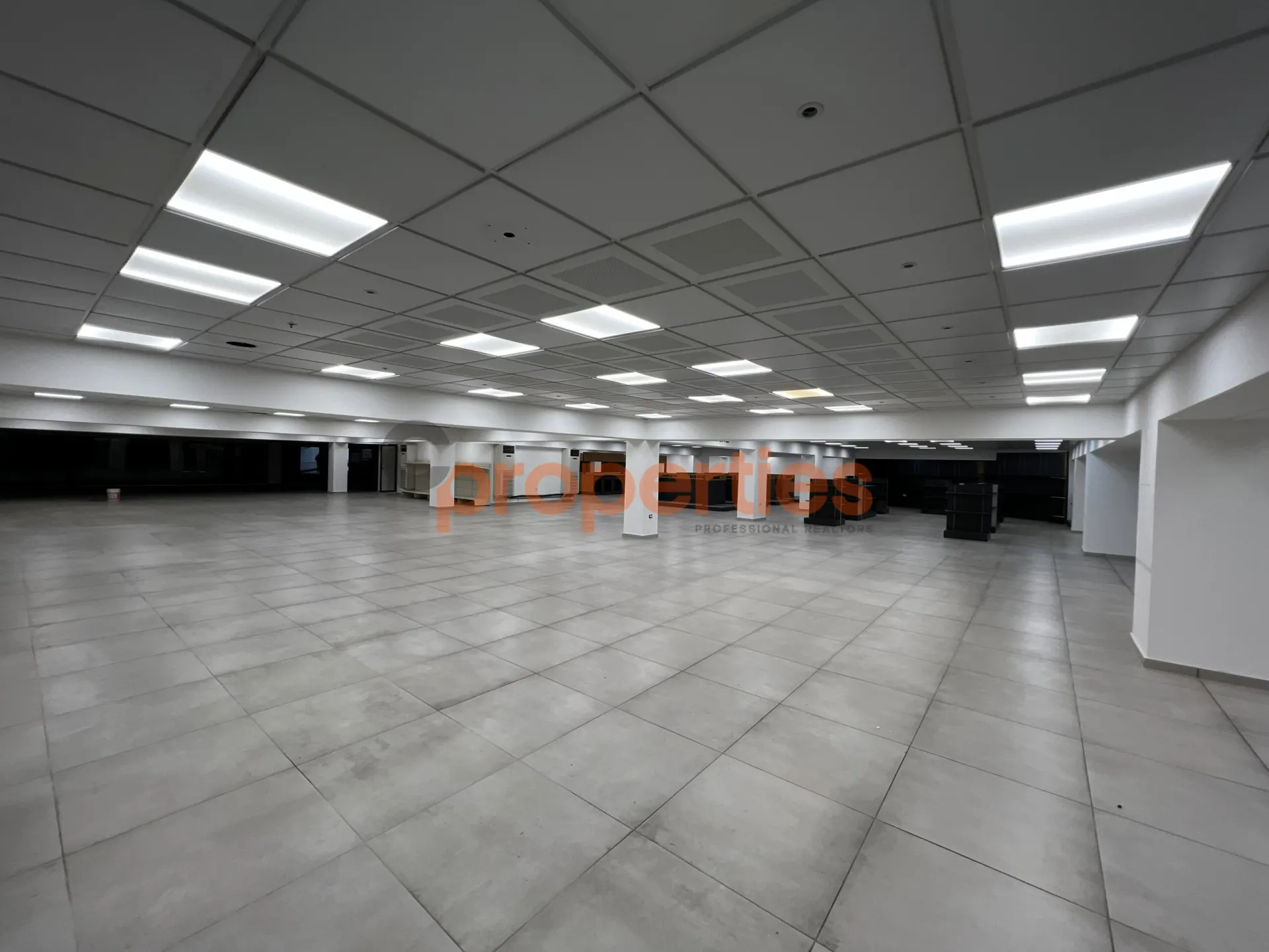 Showroom for Rent in Daoura