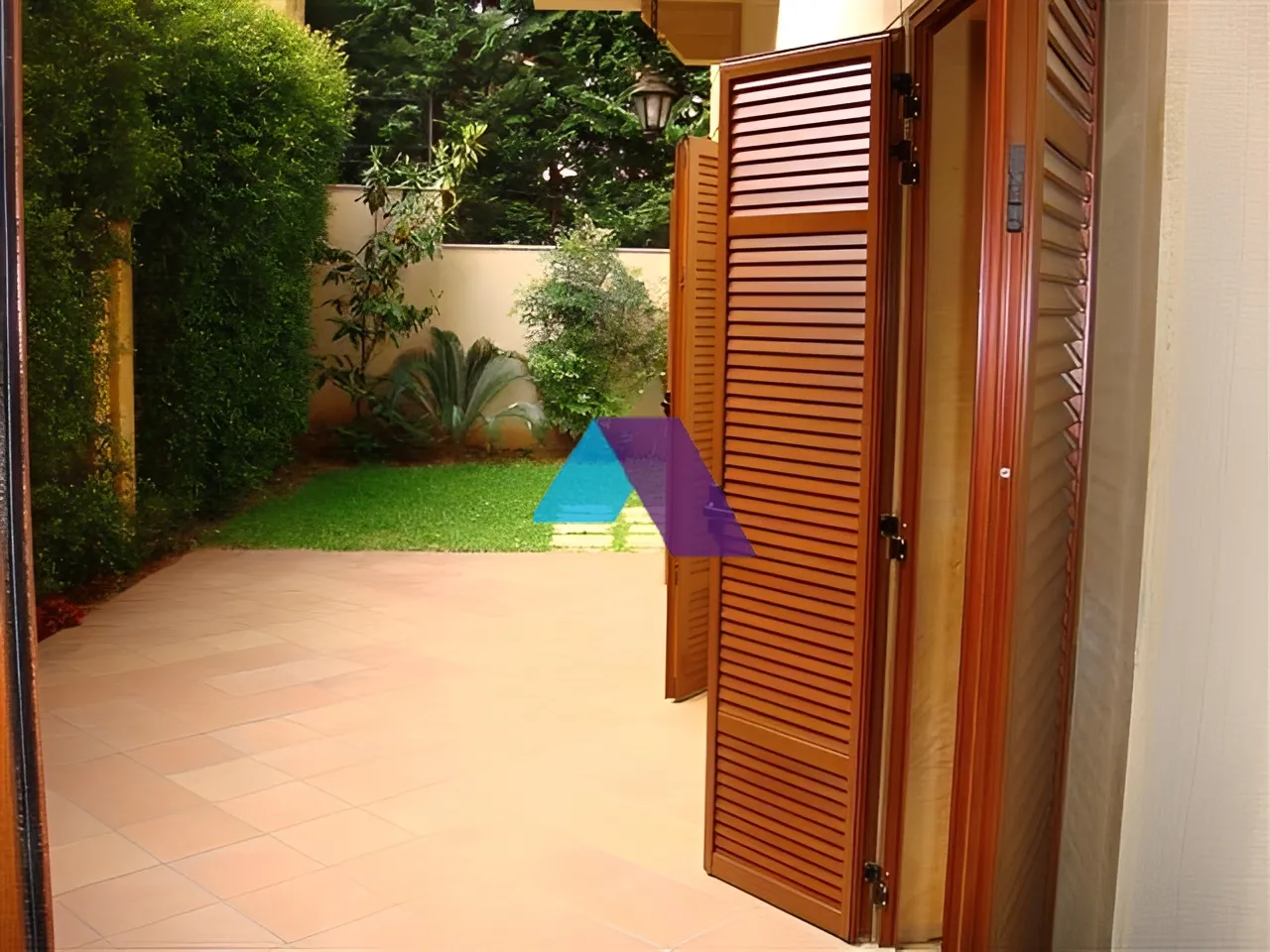 Apartment for Sale in Haret Sakher - 3 bed, 4 bath