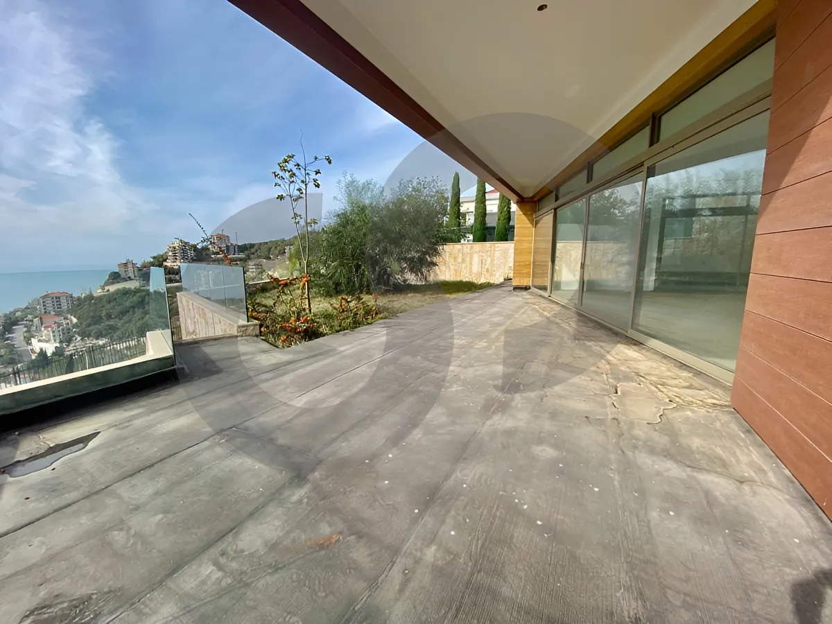 Villa for Sale in Fatqa, Lebanon - 8 bed, 8 bath