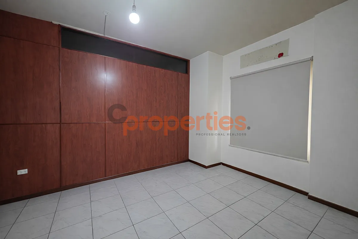 Office for rent in Baouchriyeh