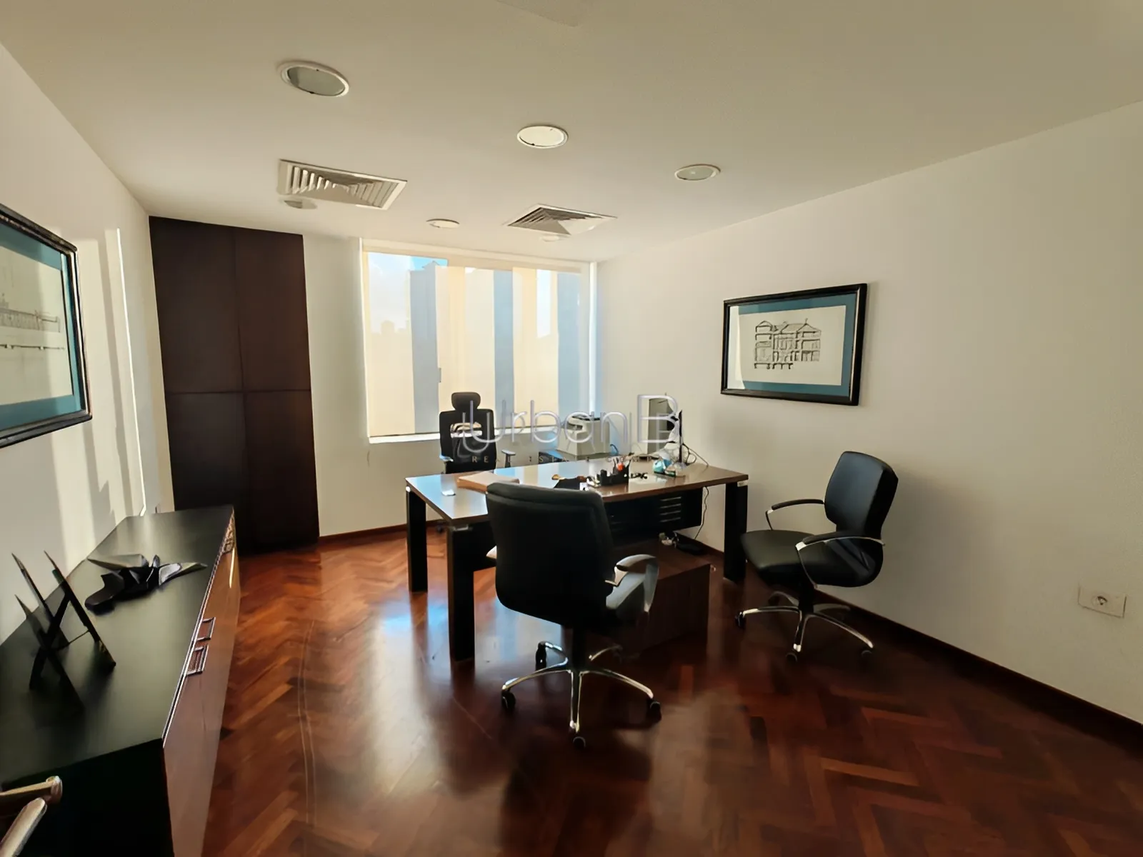 Office for Sale in Caree d'or, Achrafieh