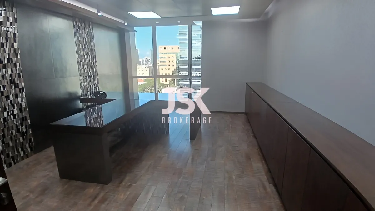 Office for rent in Sin El Fil