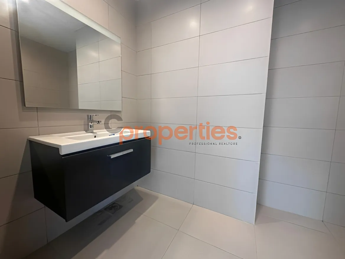 Office for rent in Ramleh Al Bayda, Beirut, Lebanon