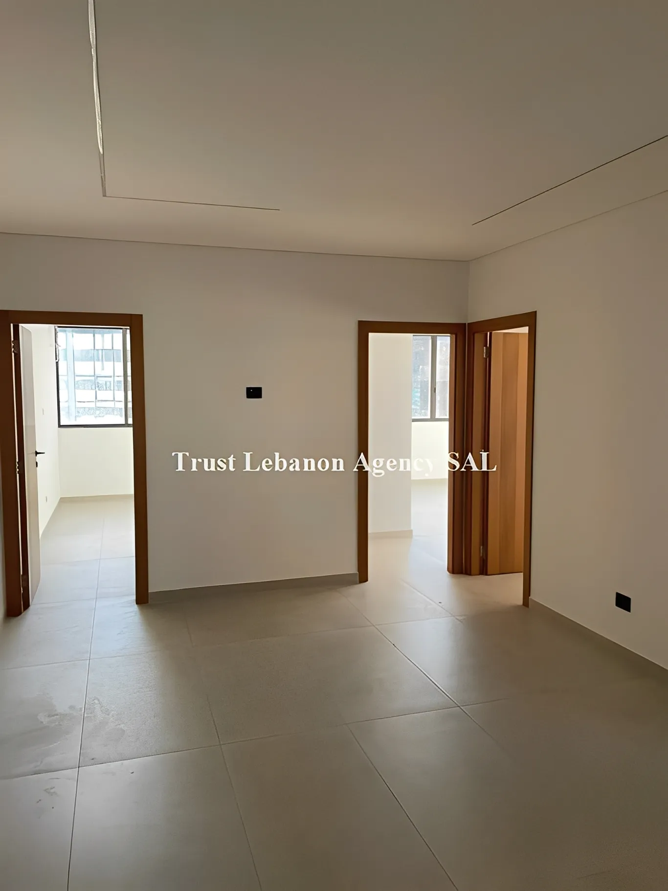 Office for rent in Metn, Dekweneh