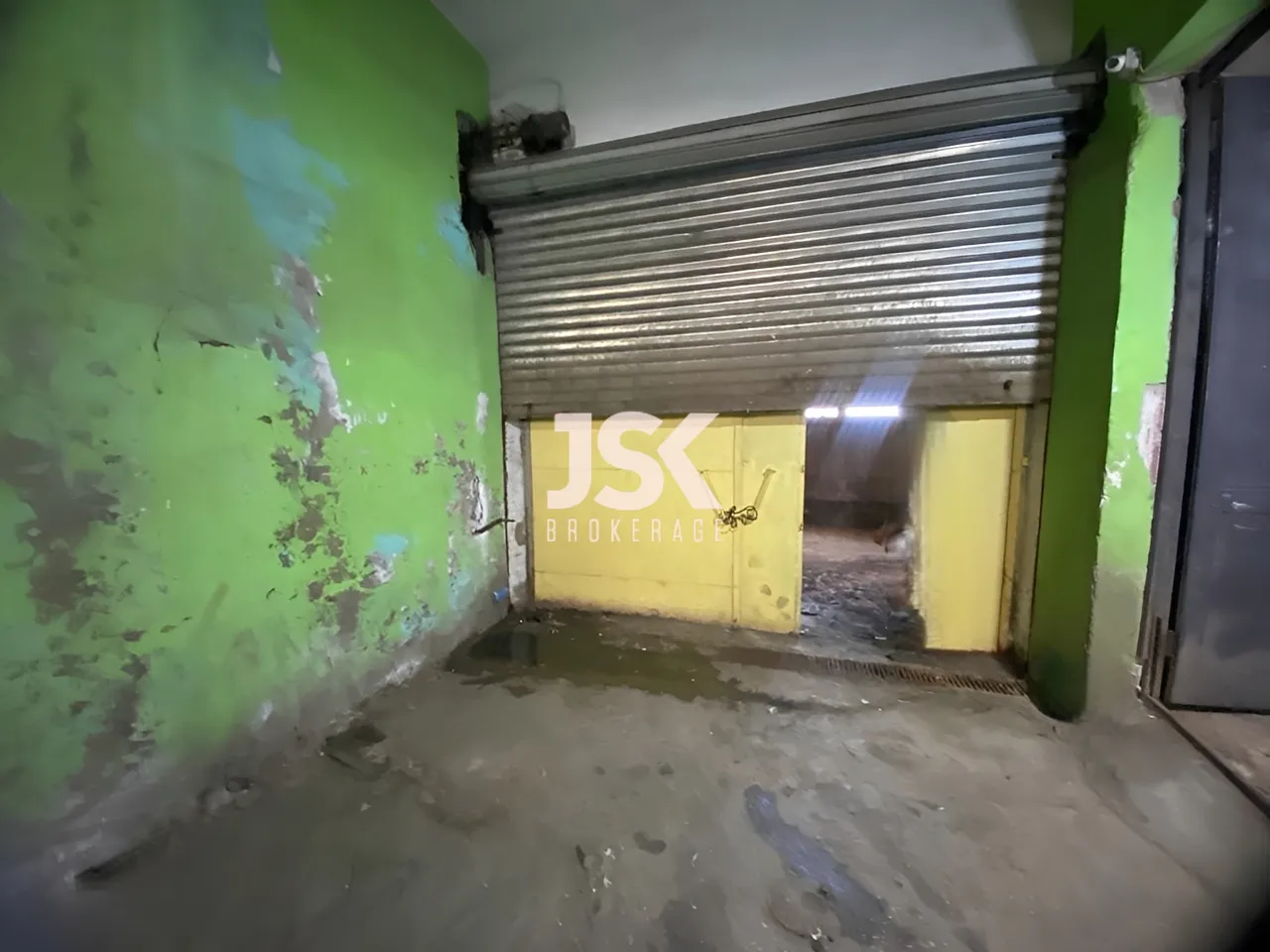 Warehouse for Sale in Ramlet El Baida