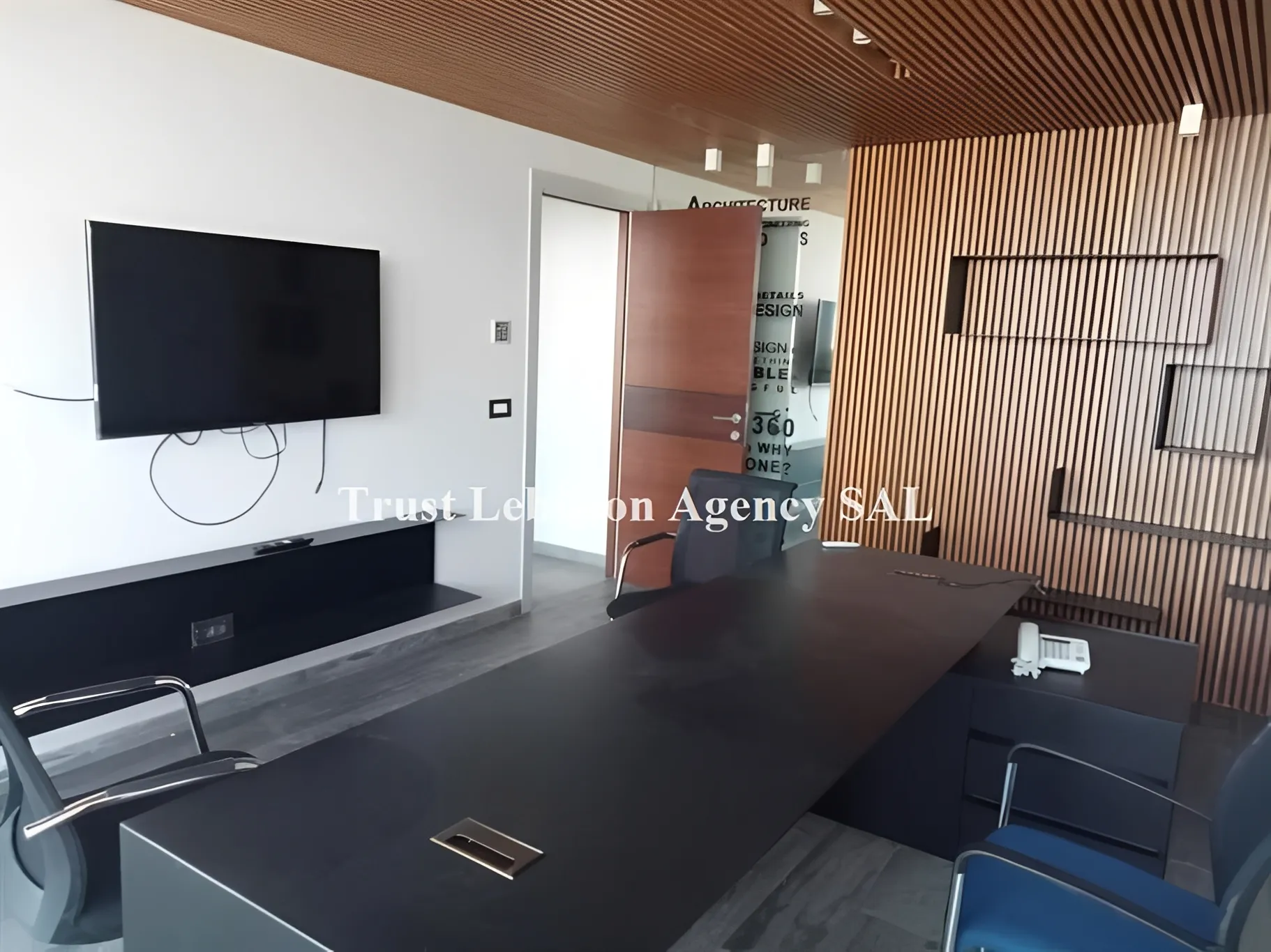 Office for rent in Metn, Sin El Fil