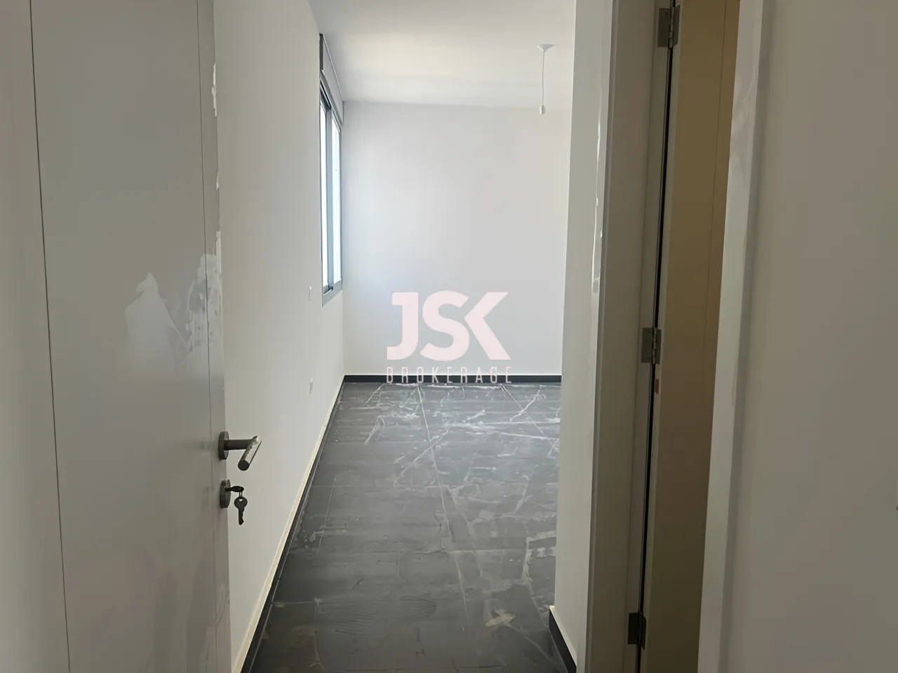 Apartment for Sale in Ain El Remmaneh - 3 bed, 4 bath