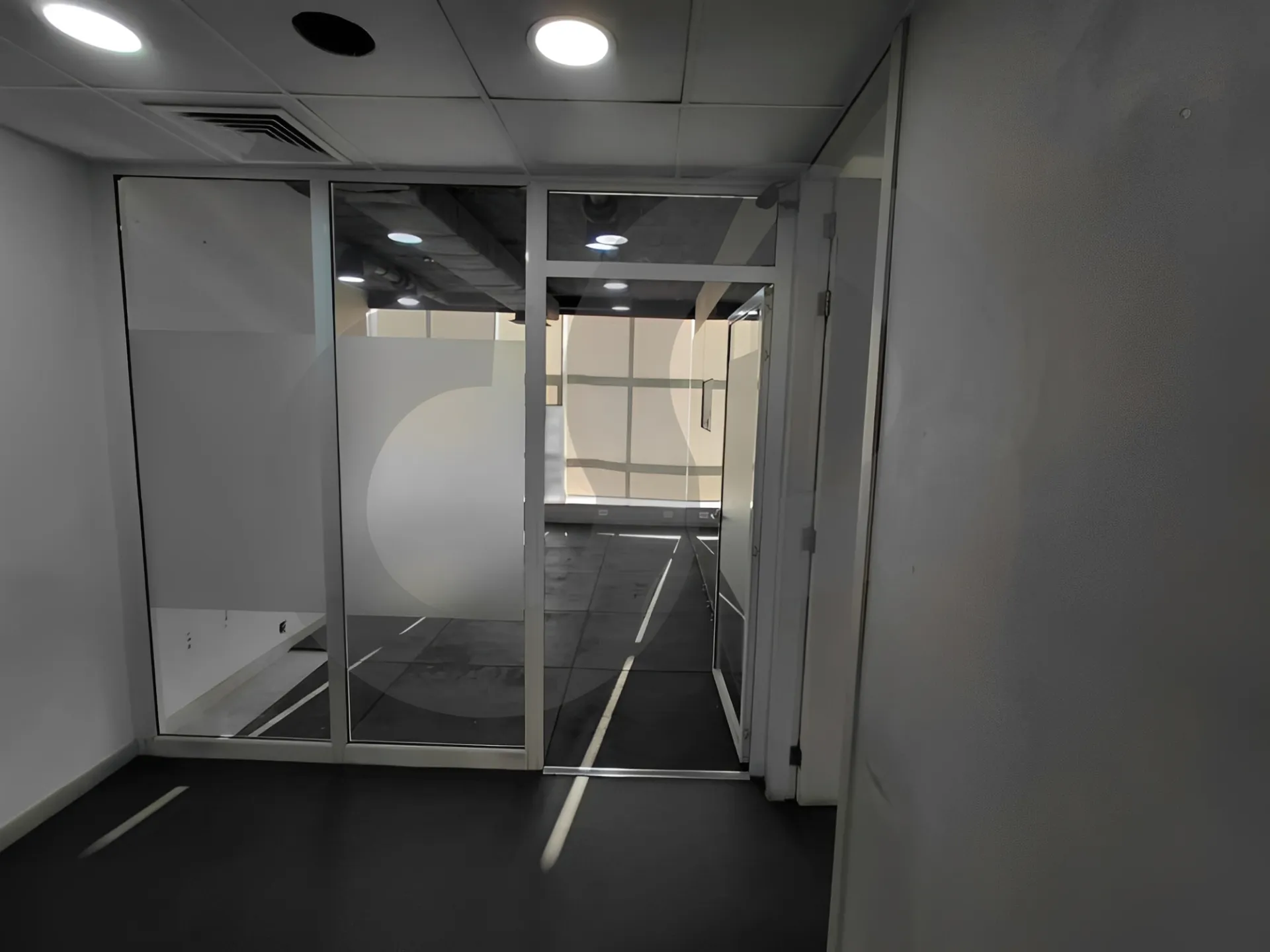 Office for rent in Jdeideh