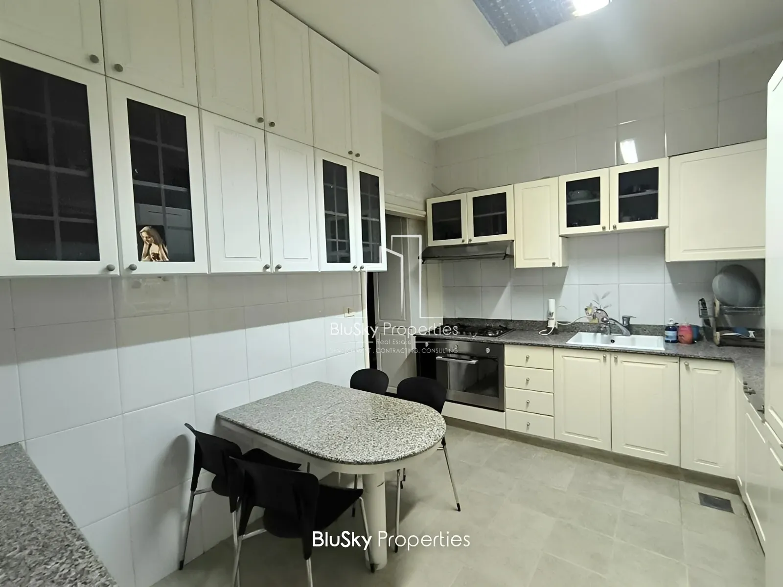 Apartment for Sale in Awkar