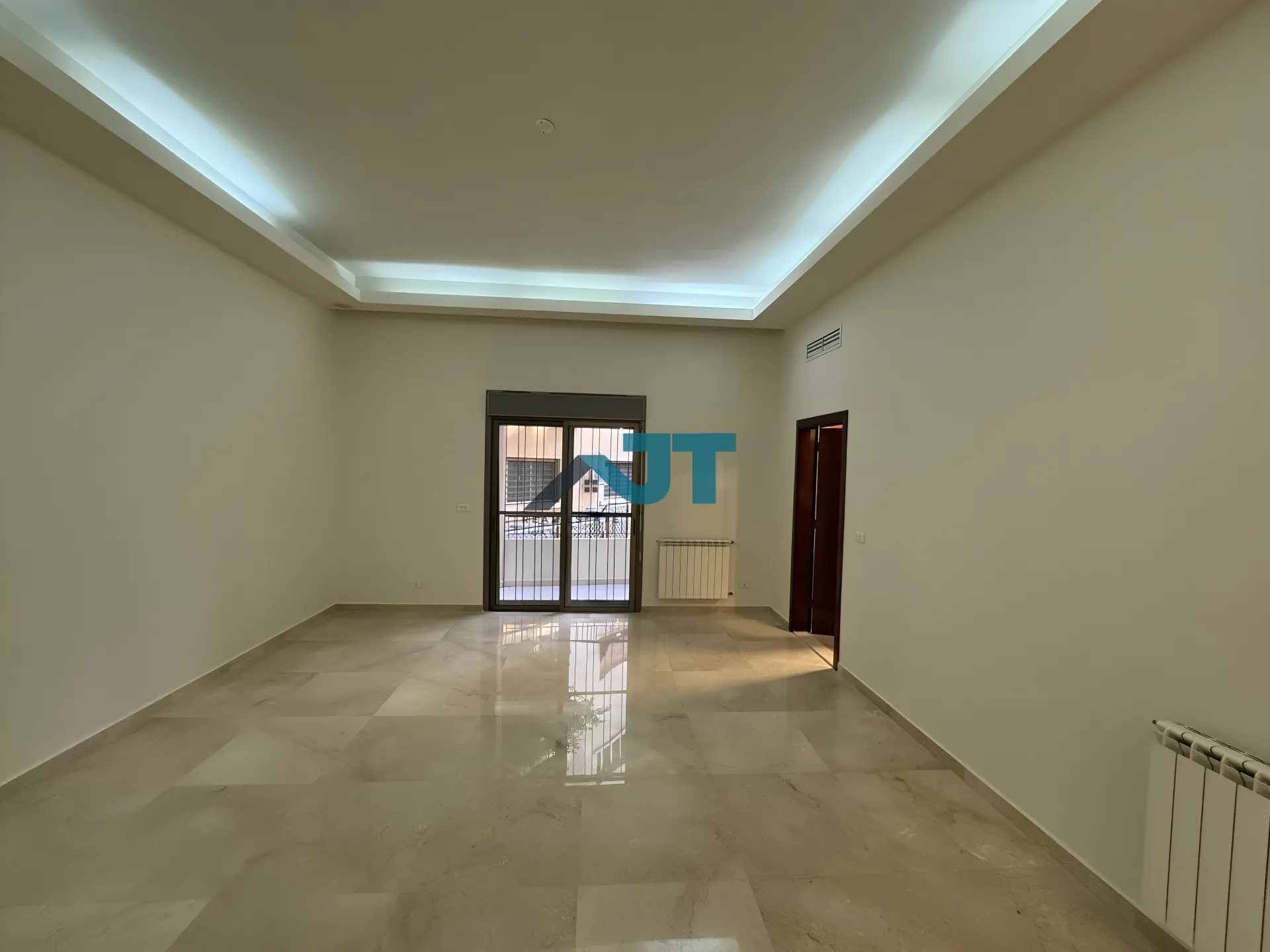 Apartment for Rent in Sodeco - 3 bed, 4 bath
