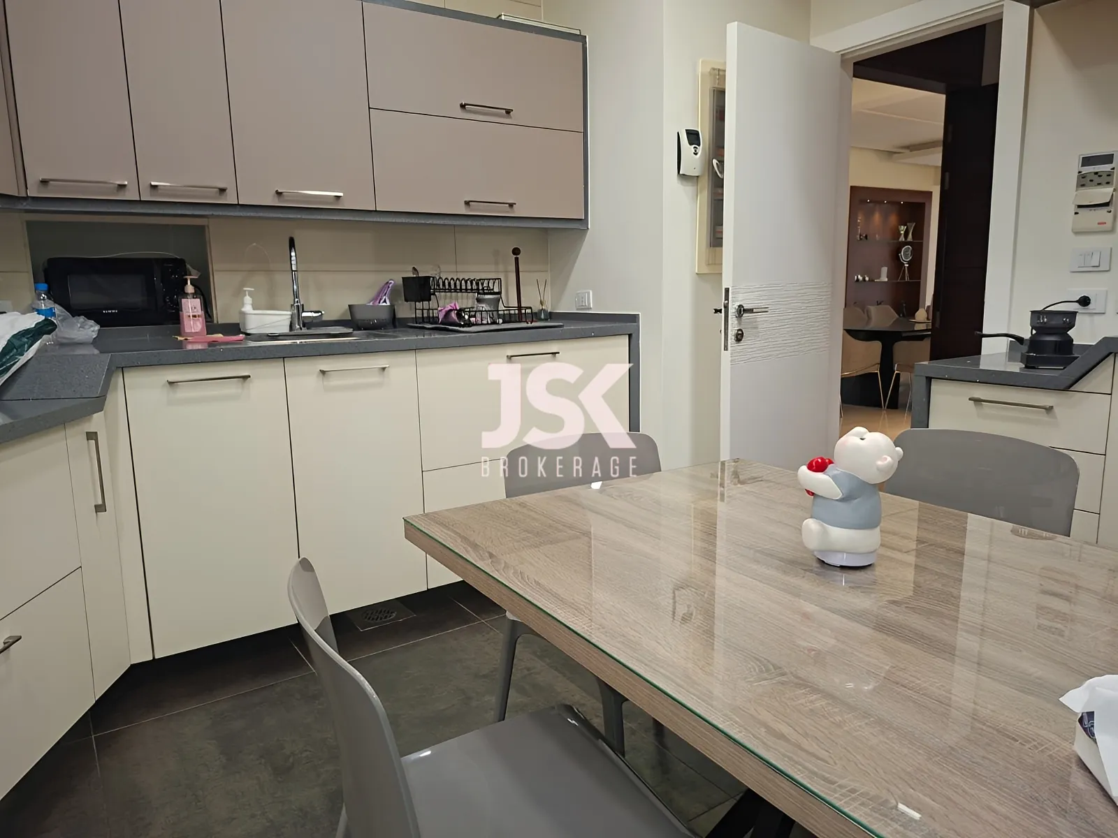 Apartment for Sale in Ain El Tineh