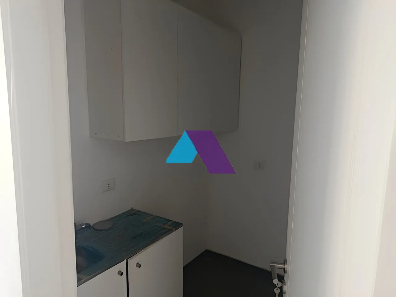 Office for Sale in Ain El Remmaneh