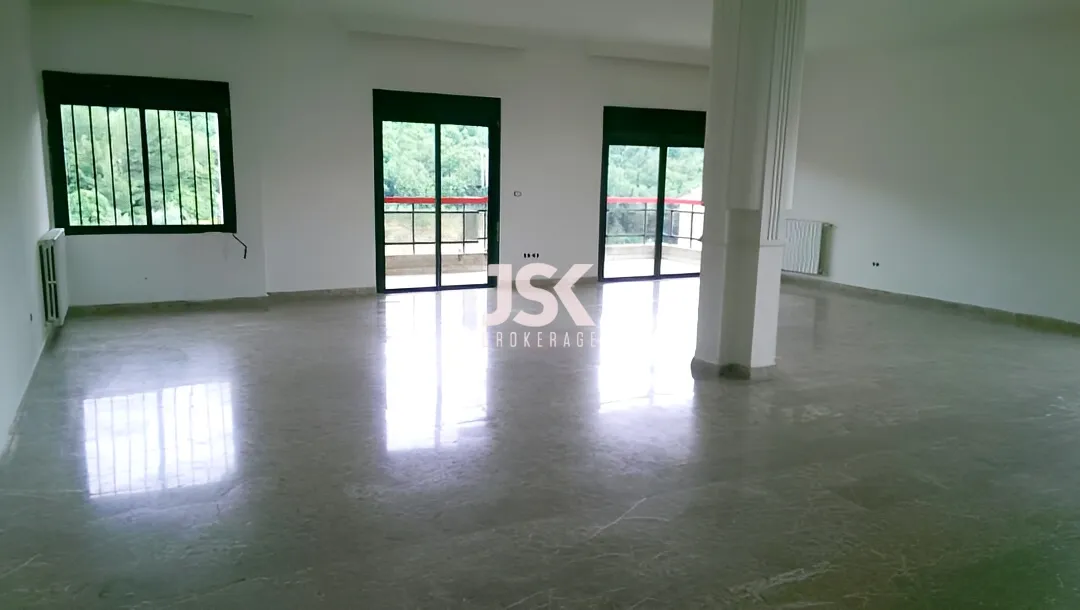 Apartment for Sale in Qornet El Hamra