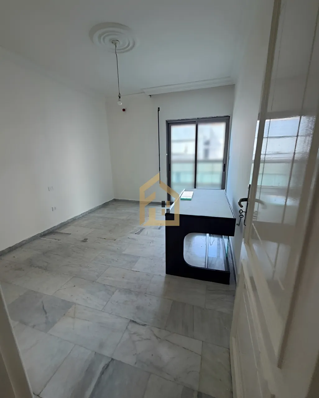 Apartment for rent in Zarif, Bayrut, Lebanon