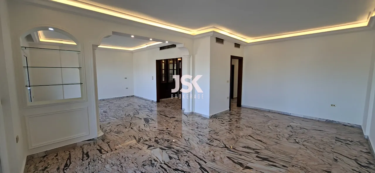 Apartment for Sale in Tallet El Khayyat - 3 bed
