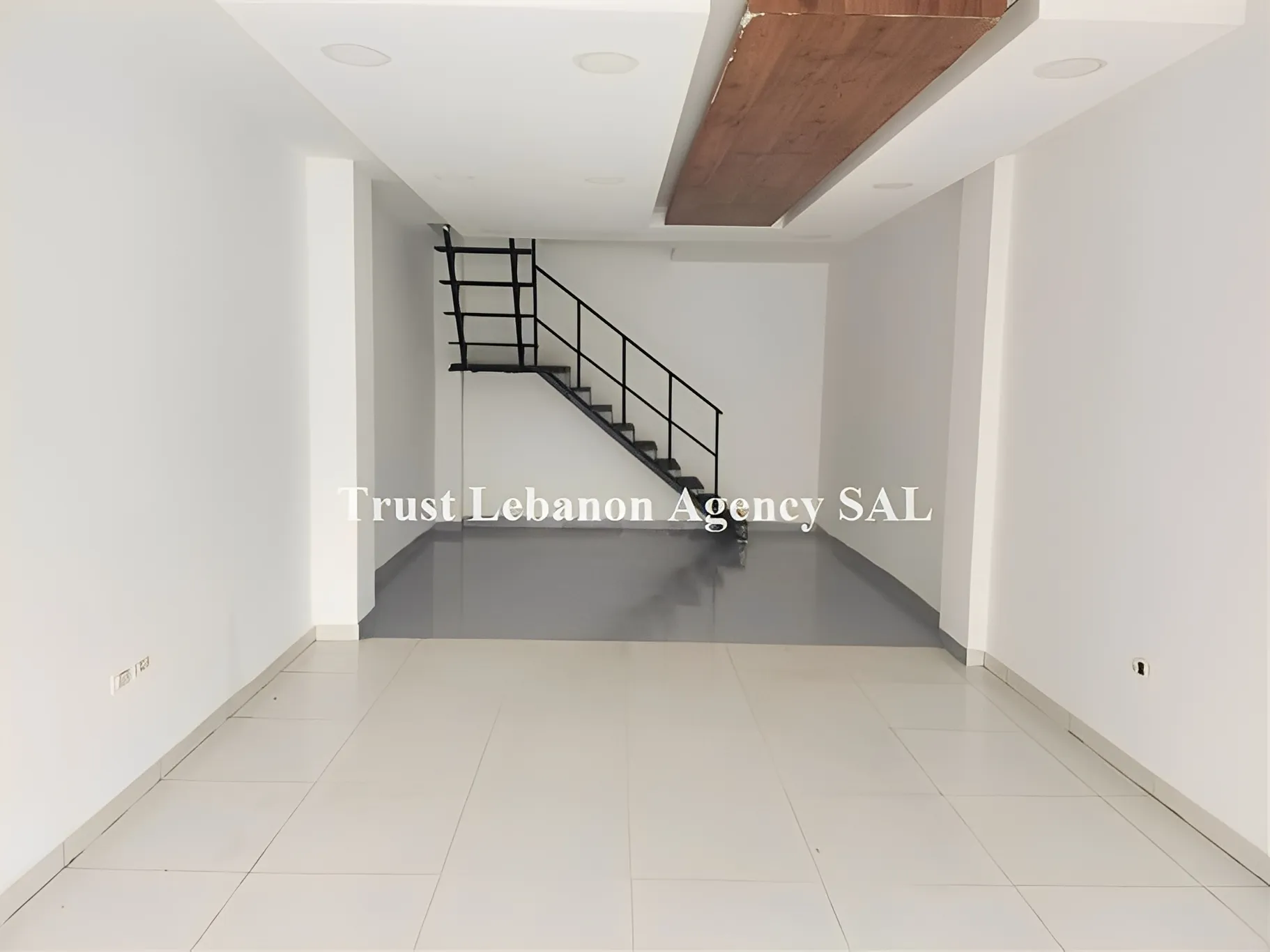 Shop for sale in Metn, Sin El Fil