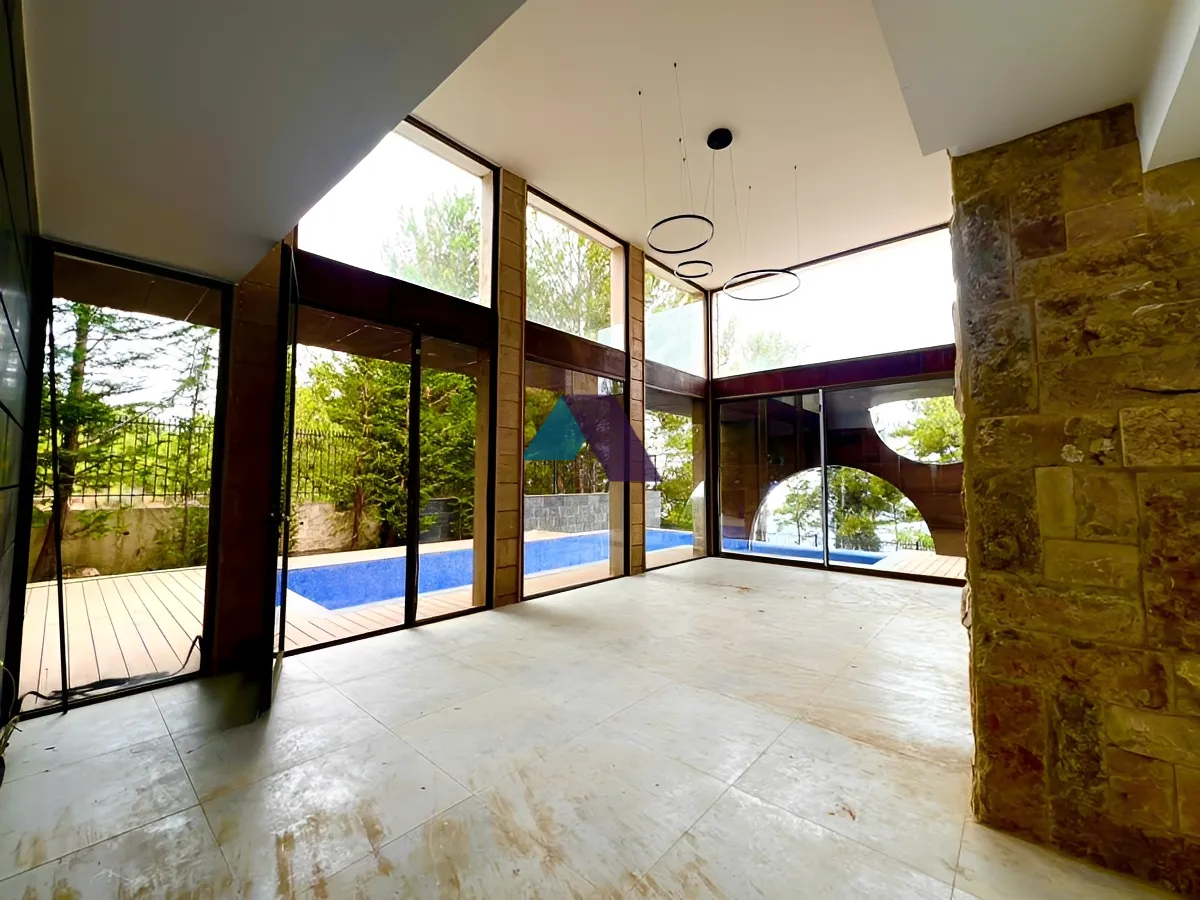 Villa for Sale in Aley - 5 bed, 6 bath