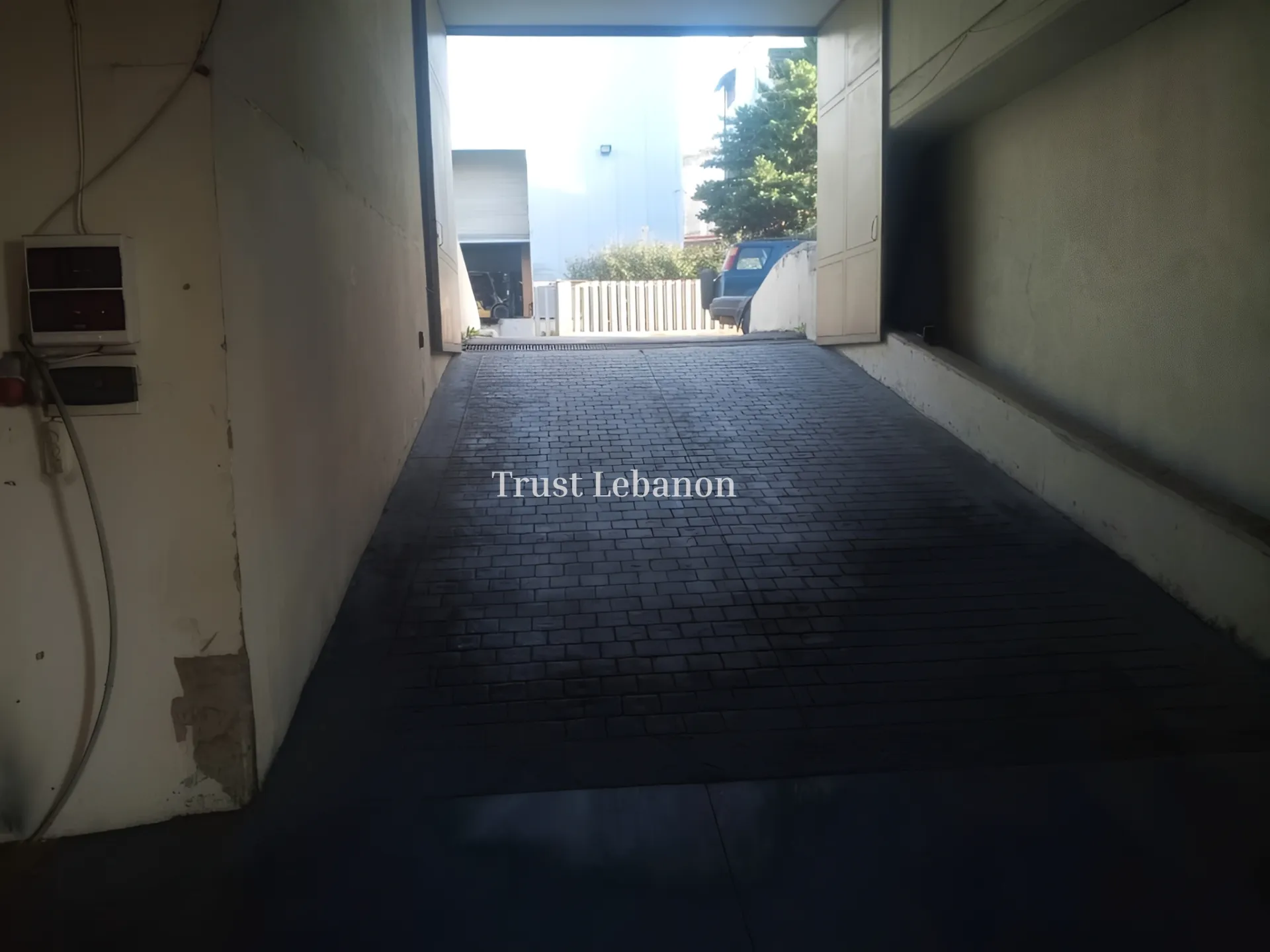 Warehouse for rent in Dekwaneh