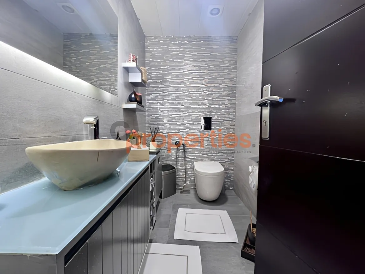 Apartment for Sale in Beit Meri - 4 bed, 7 bath