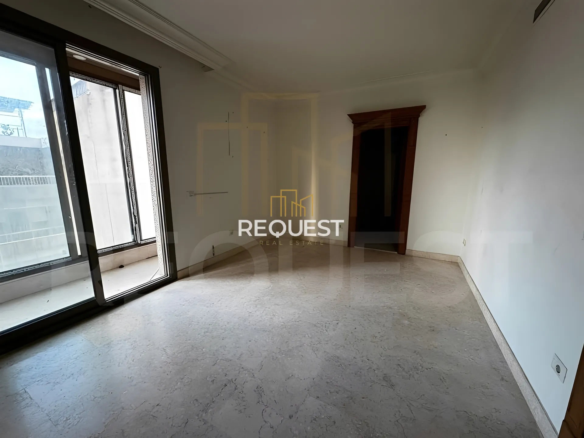 Apartment for rent in Ain el-mreisseh, beirut, lebanon