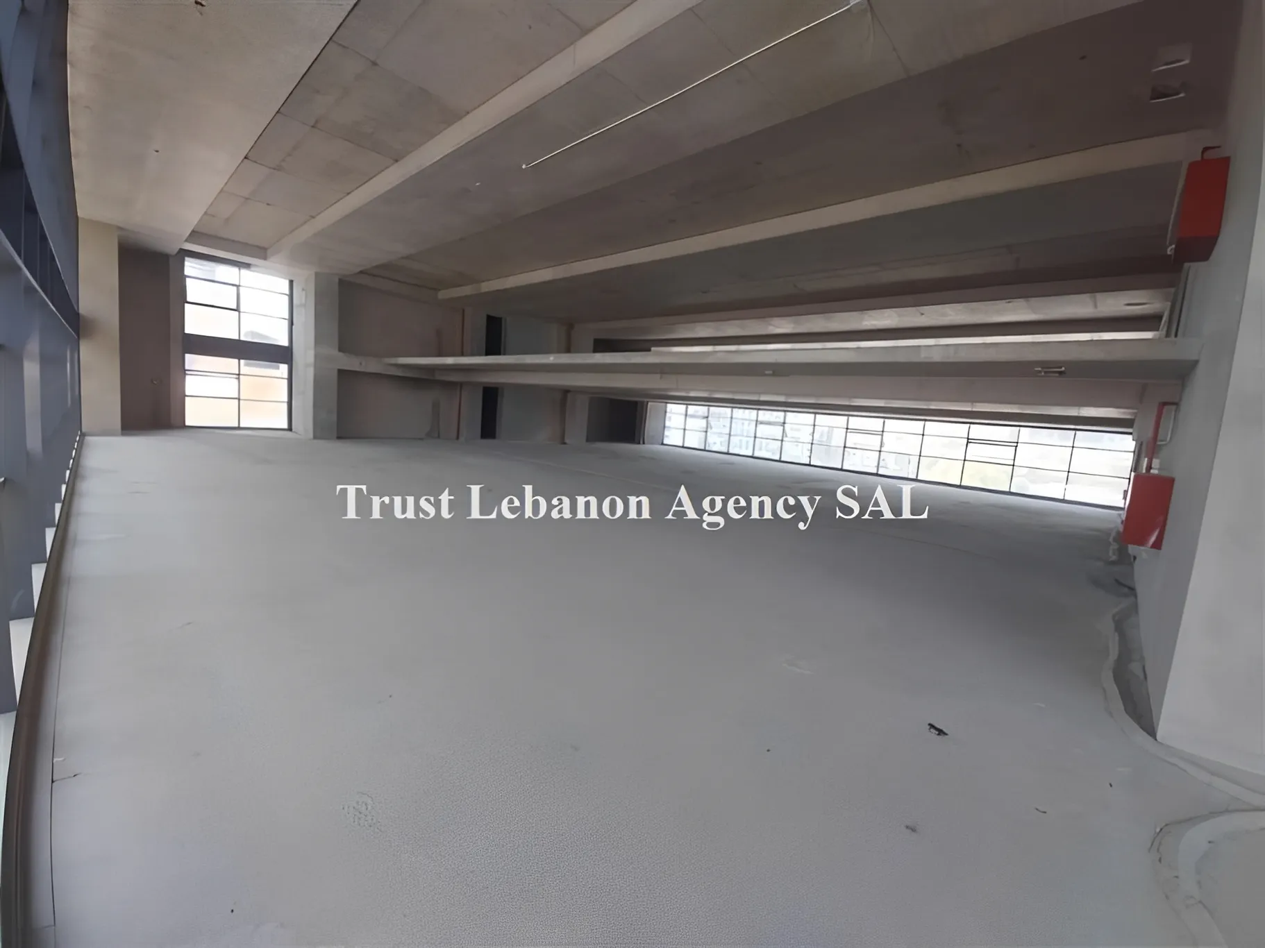 Office for rent in Metn, Mkalles