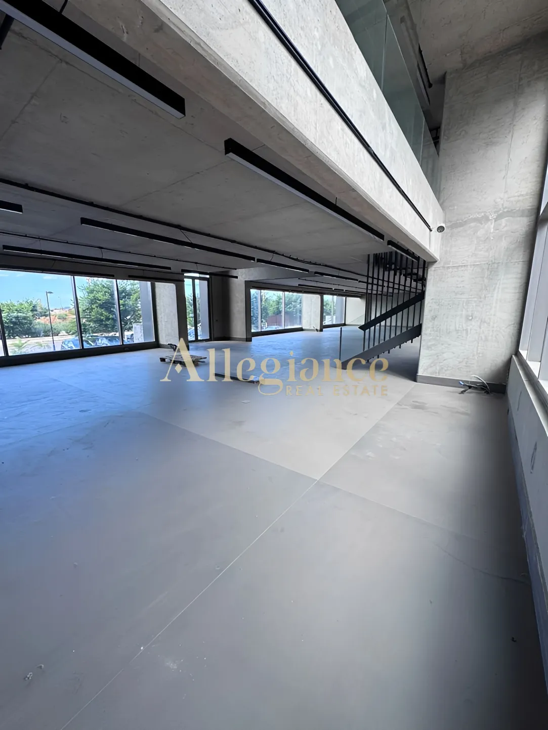 Showroom for rent in Dbayeh