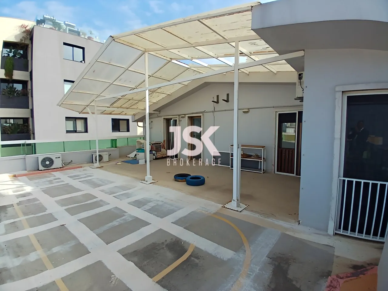 Villa for Sale in Naqqache