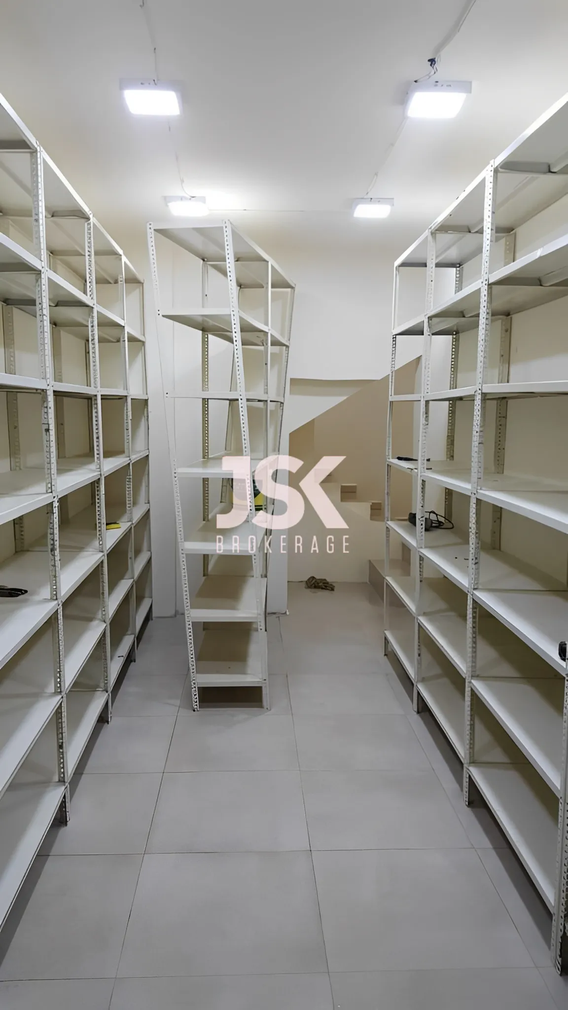 Warehouse for Sale in Mansourieh