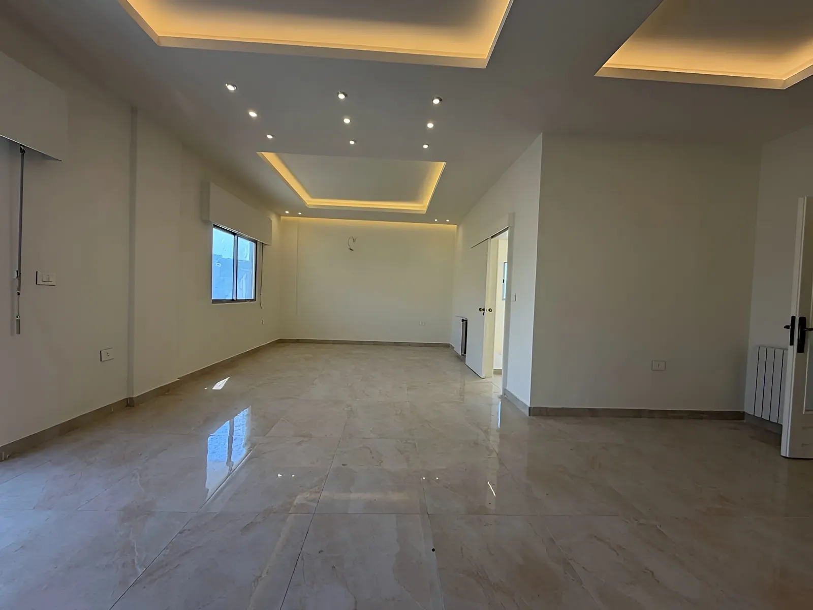 Apartment for Sale in Adonis - 3 bed, 3 bath