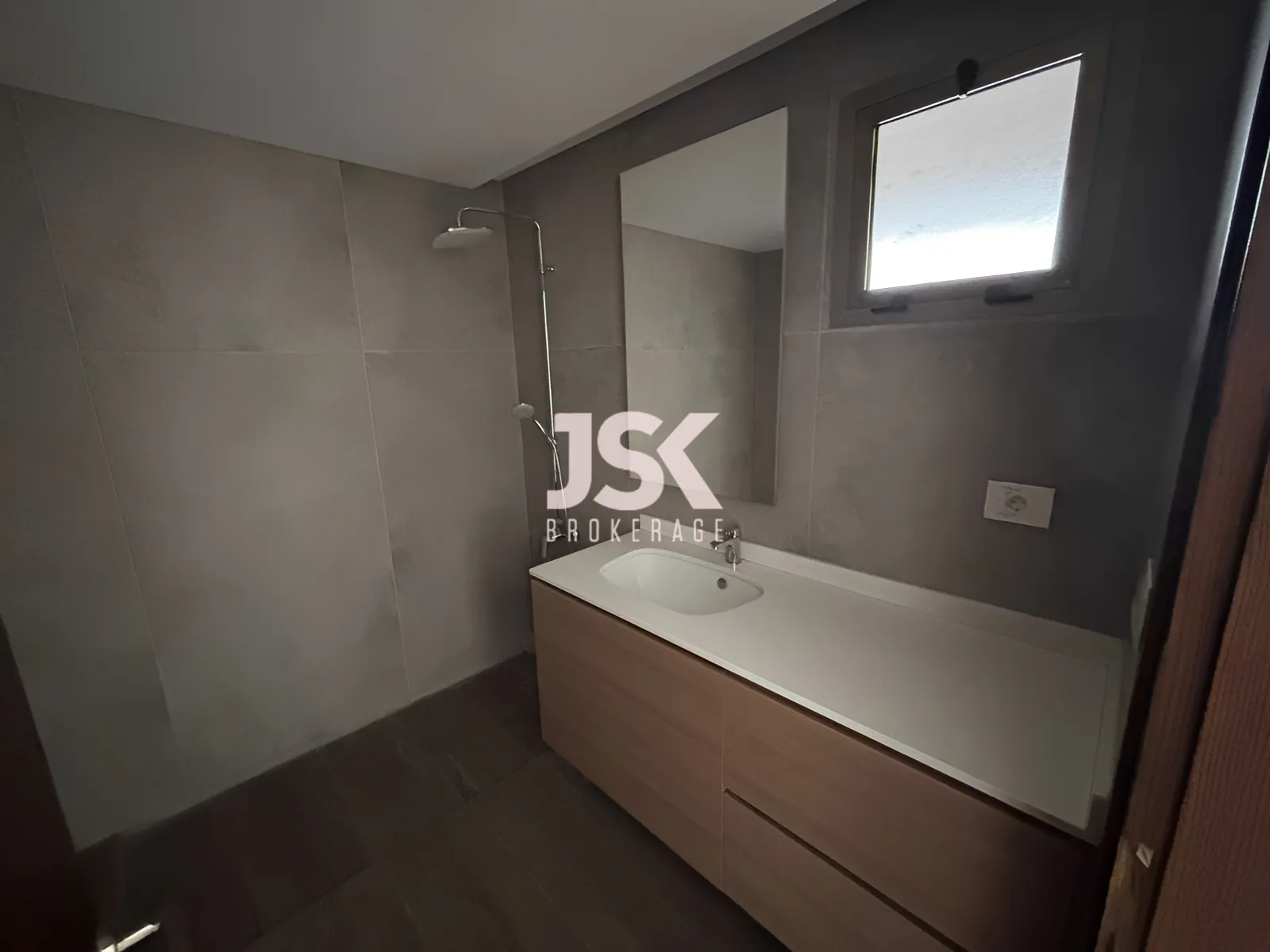 Apartment for Sale in Cornet Chahwan