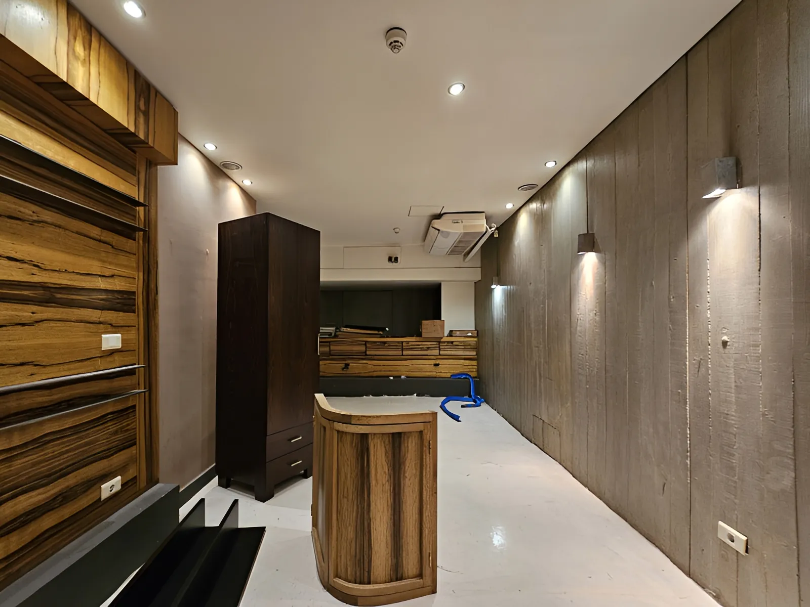 Showroom for Rent in Verdun