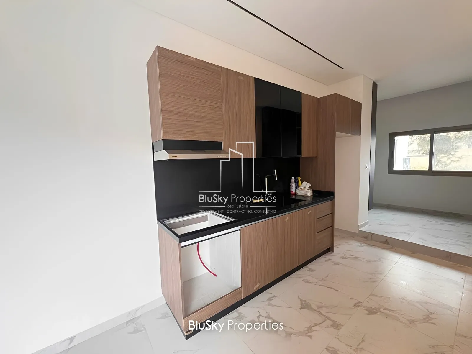 Apartment for Sale in Ain Saade - 4 bed, 4 bath
