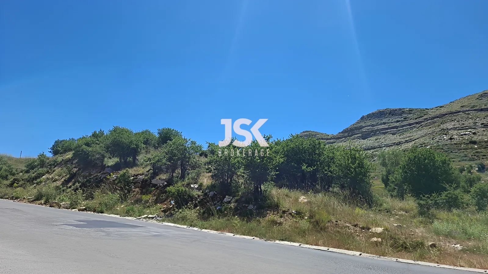 Land for Sale in Laqlouq