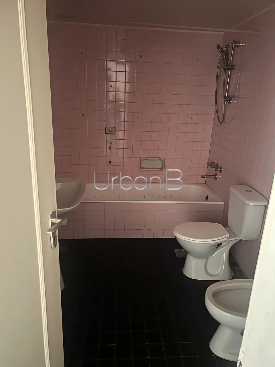 Office for rent in Achrafieh, beirut, lebanon