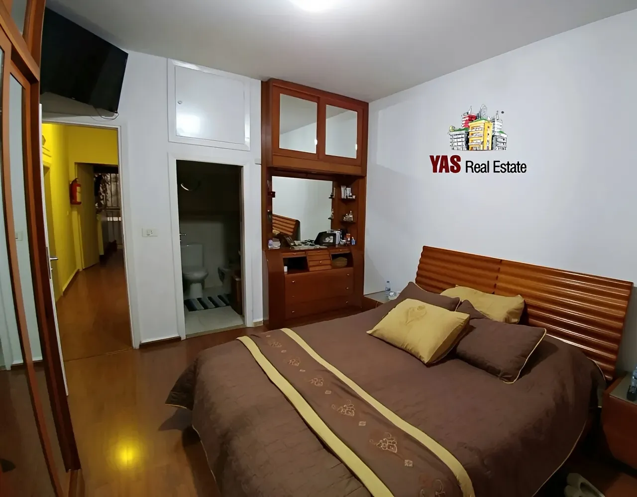 Apartment for Sale in Ballouneh - 3 bed, 4 bath