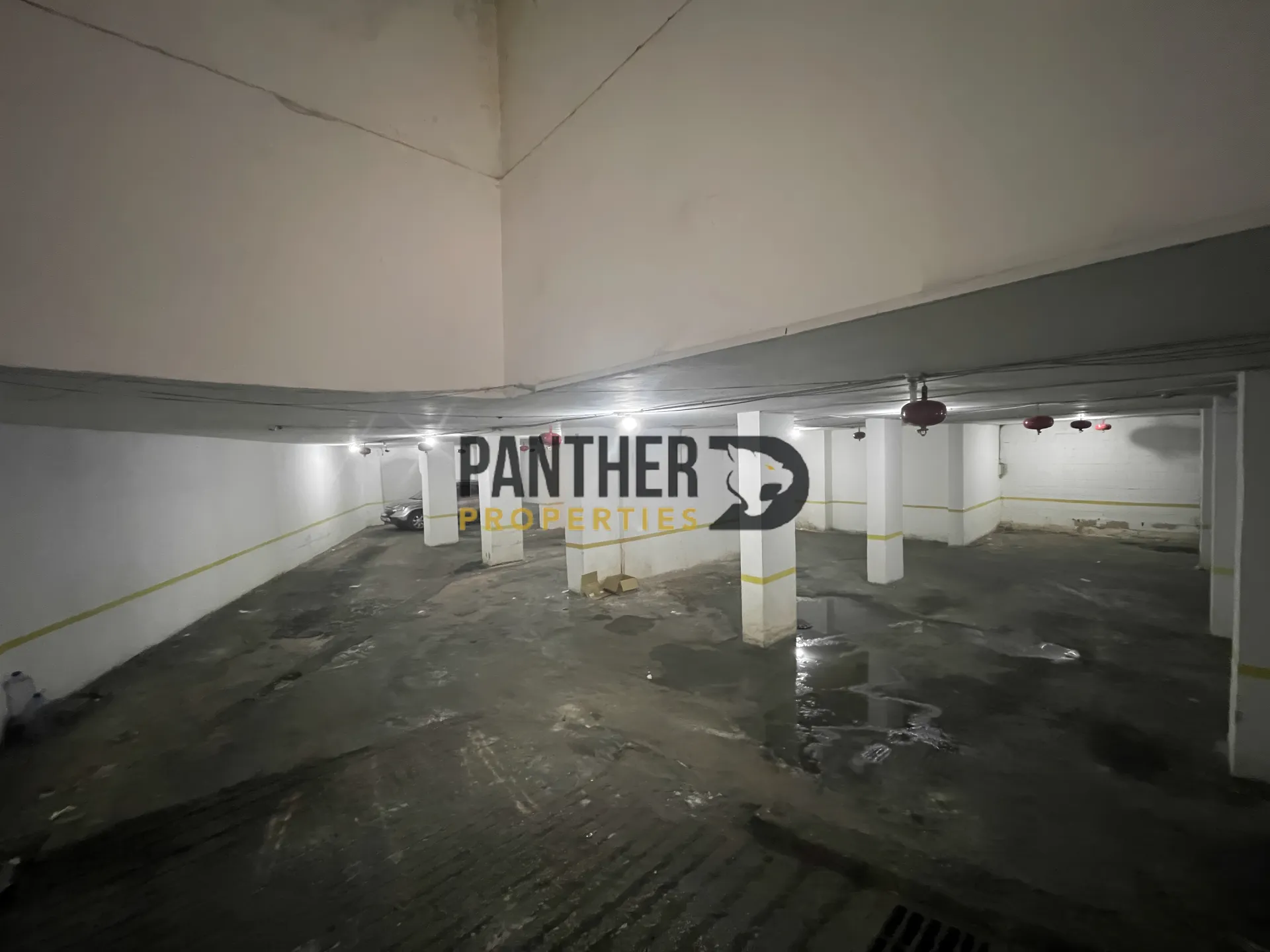 Warehouse for sale in Hadath