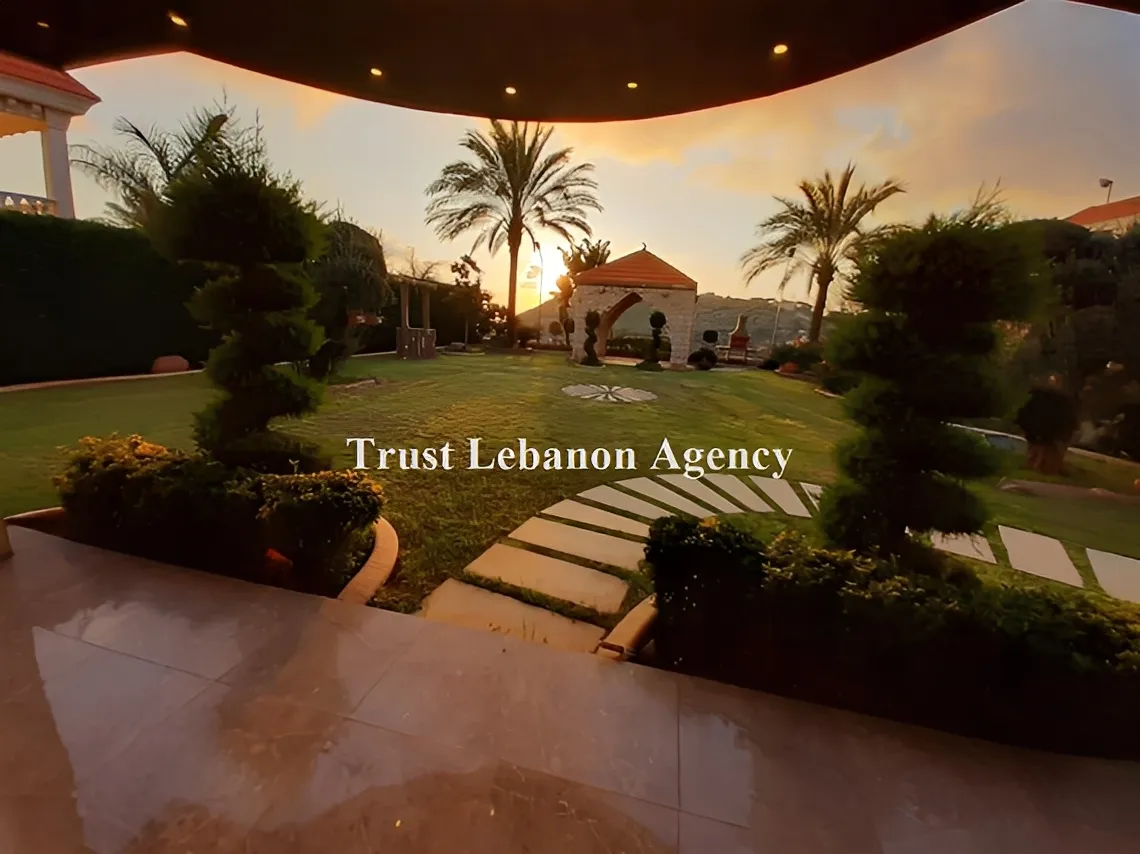 Villa for Sale in Chouf Werdeneyeh