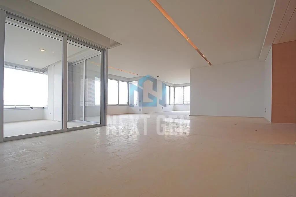 Apartment for rent in Clemenceau, Bayrut, Lebanon