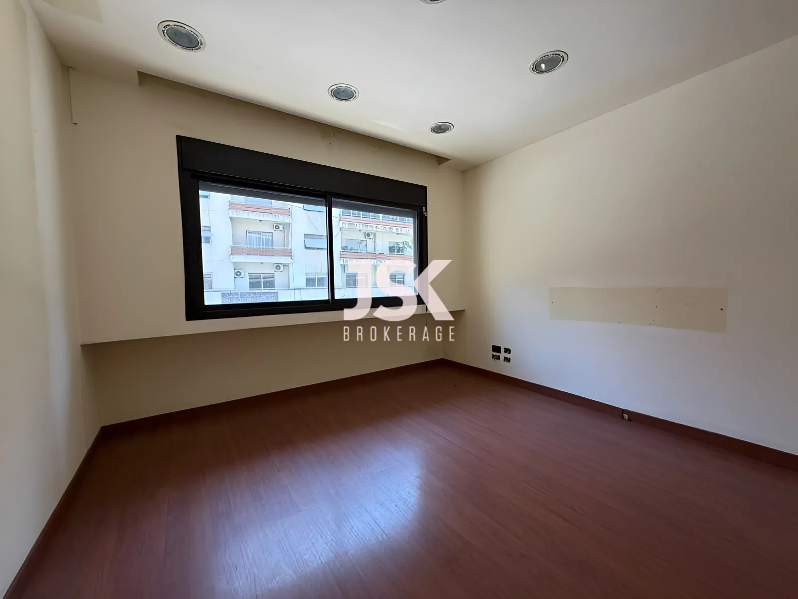 Office for Rent in Achrafieh