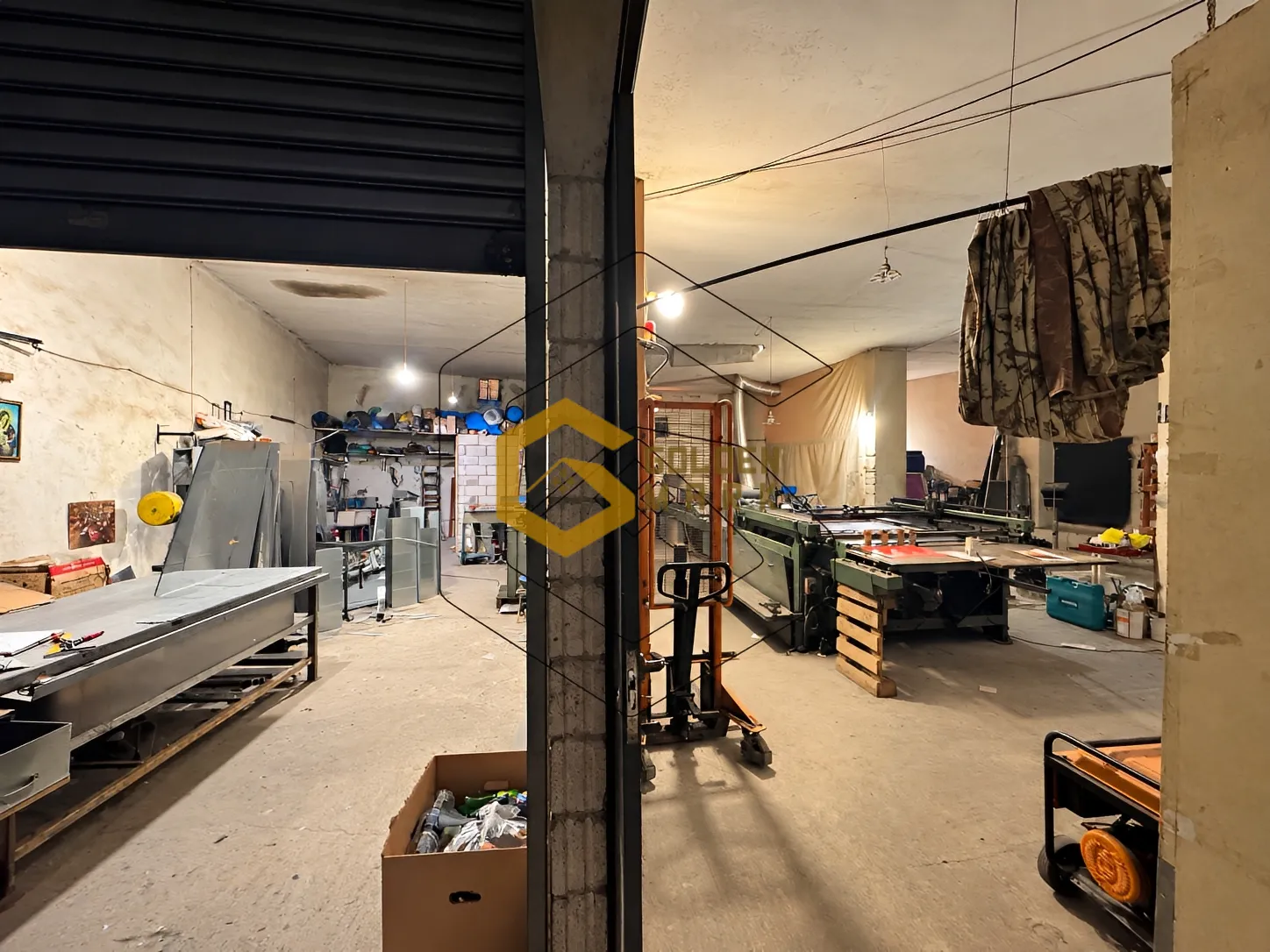 Warehouse for Sale in Roumieh