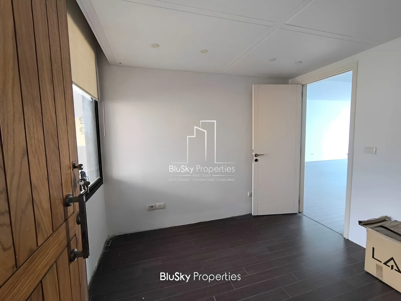 Office for sale in Zalka