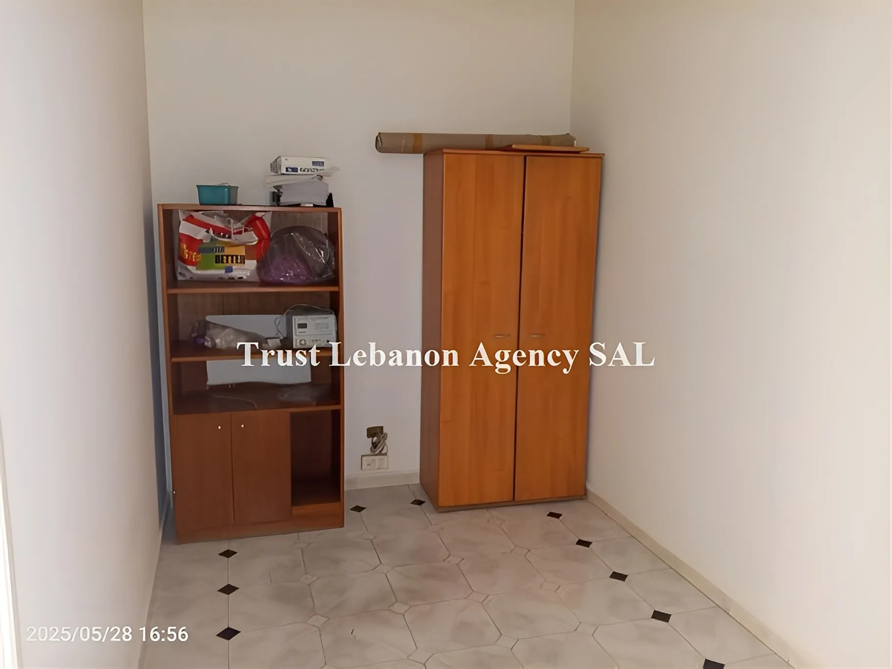 Office for rent in Metn, Nahr El Mott