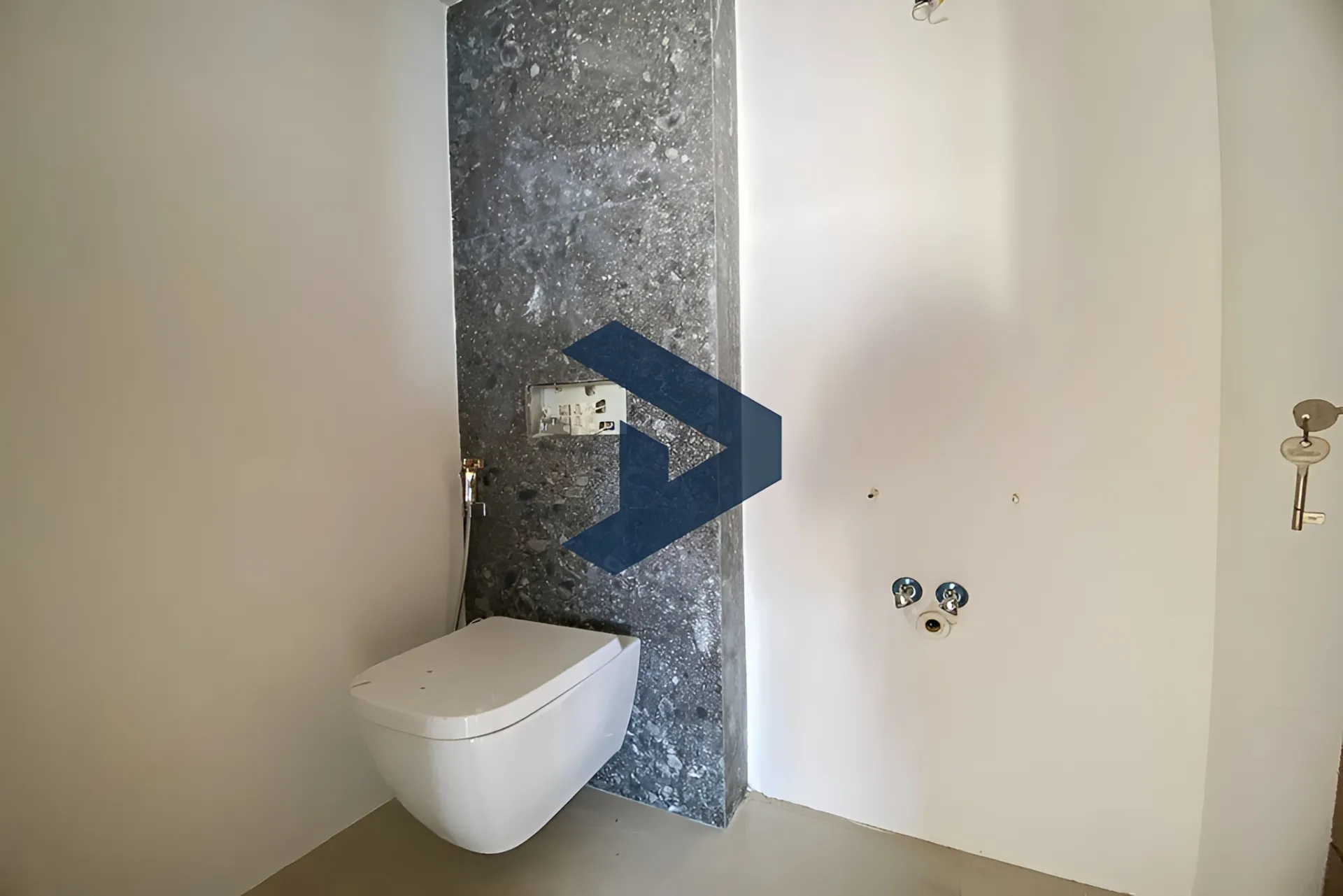 Apartment for sale in Ain el-Mreisseh, Beirut, Lebanon
