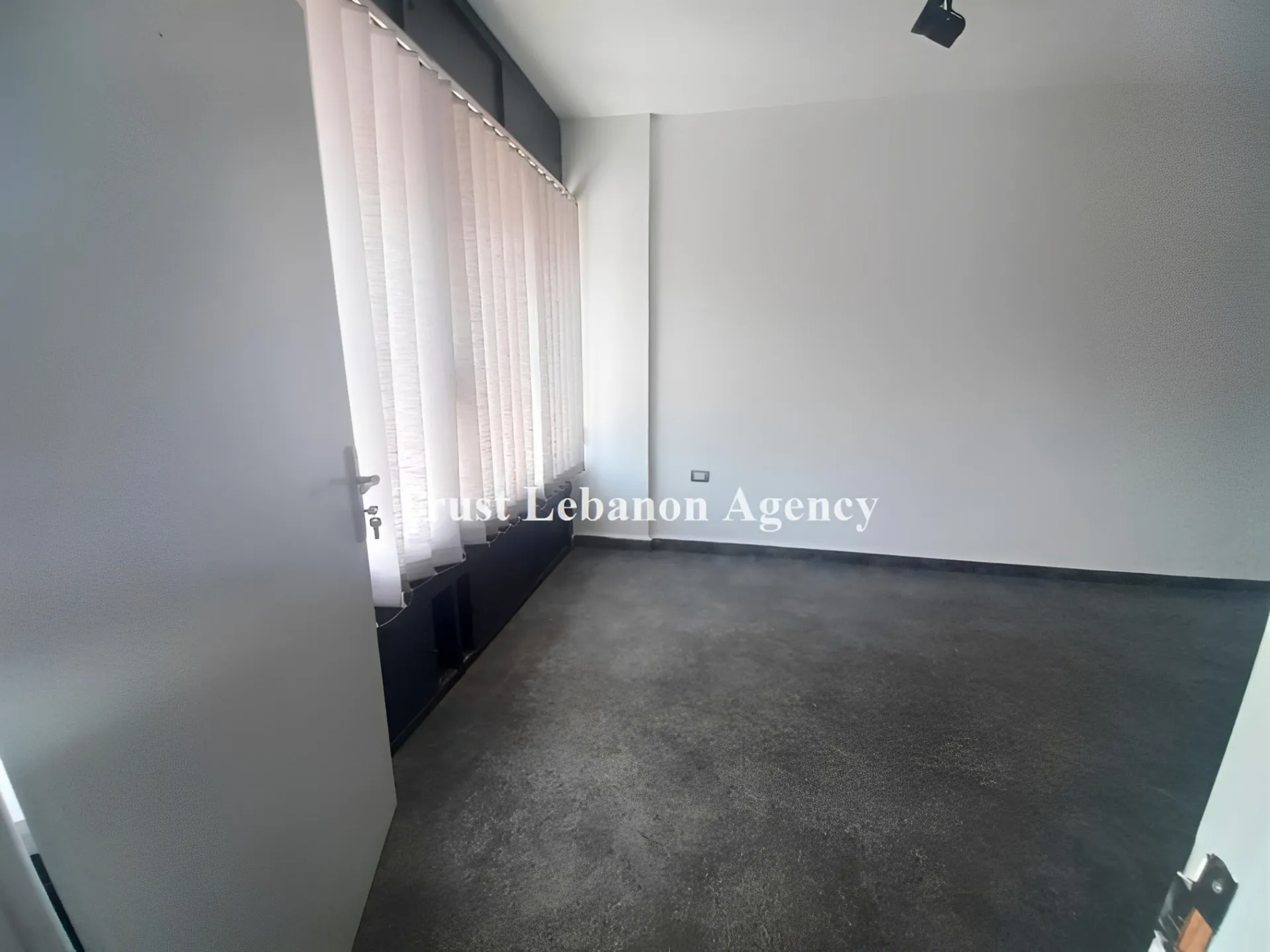 Office for sale in Metn, Antelias